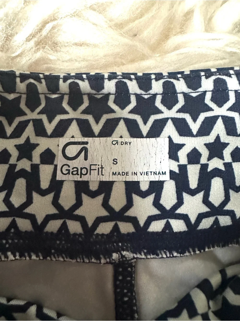 GAP Girls’ Navy and Star Print Active Leggings   Size small(6-7)